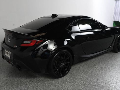 Used 2023 Toyota GR86 Premium RWD image 9