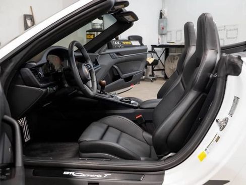 Used 2025 Porsche 911 Carrera T RWD image 14