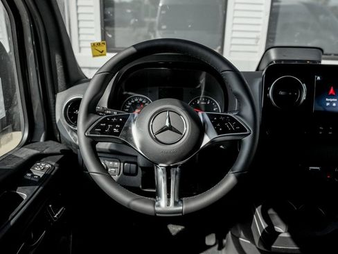 New 2025 Mercedes-Benz Sprinter 2500 image 18