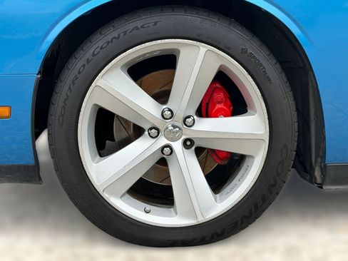 Used 2009 Dodge Challenger SRT8 w/ Spring Special Group RWD image 11