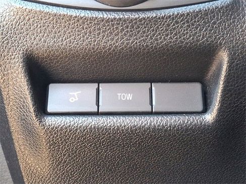 Used 2018 Ford Explorer XLT w/ Equipment Group 201A image 24