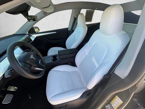 Used 2024 Tesla Model Y Long Range image 21