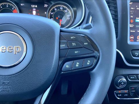 Used 2023 Jeep Cherokee Altitude Lux AWD/4WD image 24