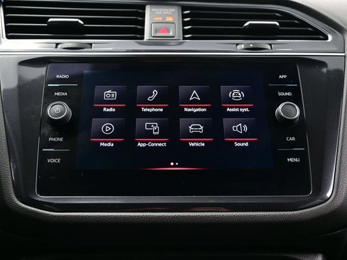 Used 2023 Volkswagen Tiguan SE R-Line AWD/4WD image 20