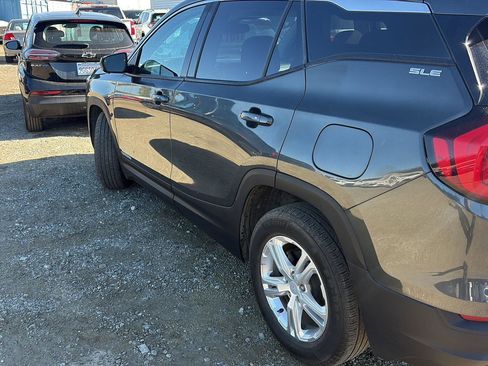 Used 2020 GMC Terrain SLE image 3