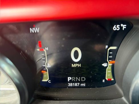 Used 2019 Jeep Wrangler Rubicon w/ LED Lighting Group image 16