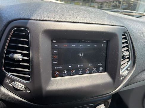 Certified 2019 Jeep Compass Latitude image 8