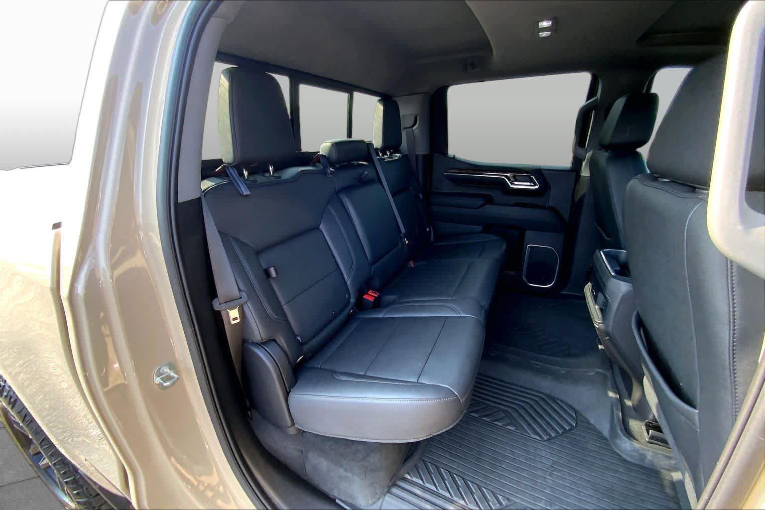 Used 2023 Chevrolet Silverado 1500 LT Trail Boss w/ Convenience Package II AWD/4WD image 20