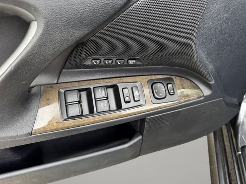 Used 2010 Lexus IS 250C RWD image 31