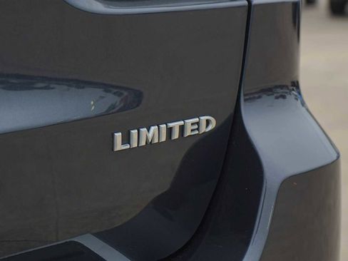 Used 2015 Jeep Grand Cherokee Limited w/ Trailer Tow Group IV AWD/4WD image 8