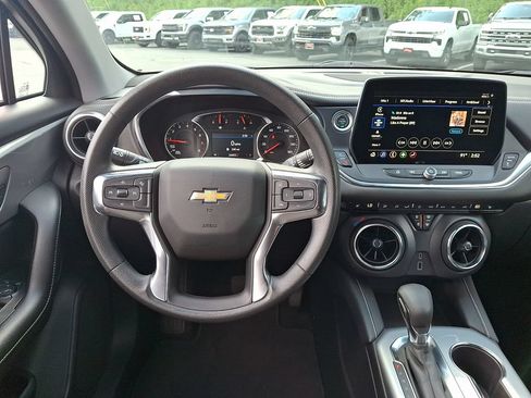 Used 2025 Chevrolet Blazer LT AWD/4WD image 11