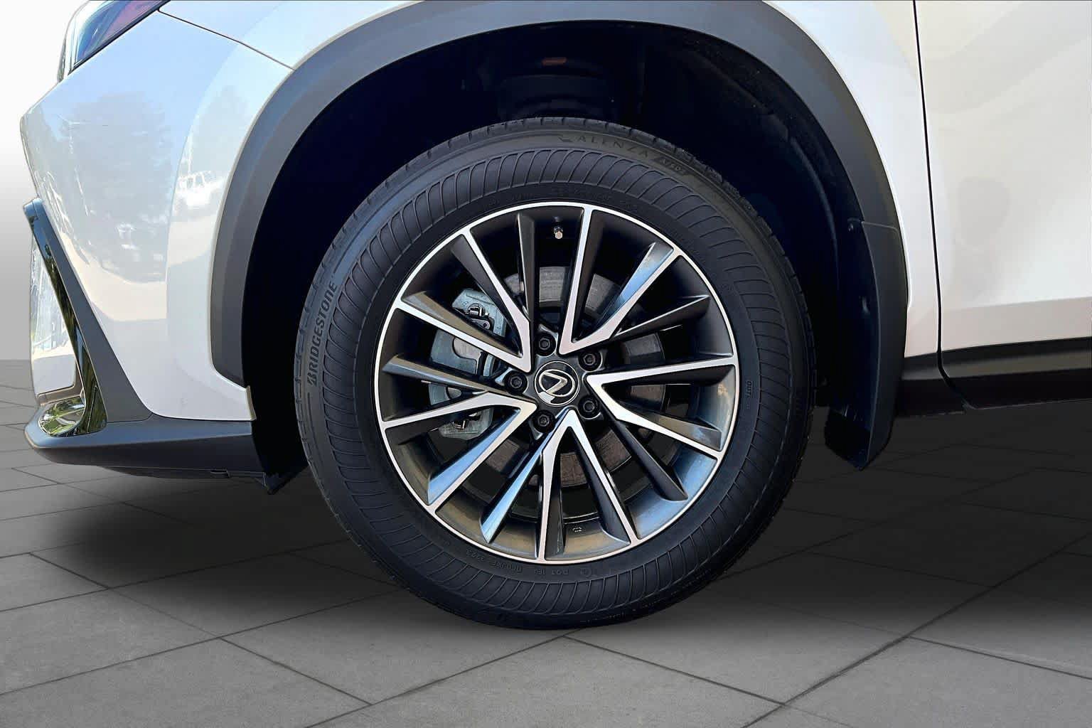 Used 2024 Lexus NX 350 AWD image 9