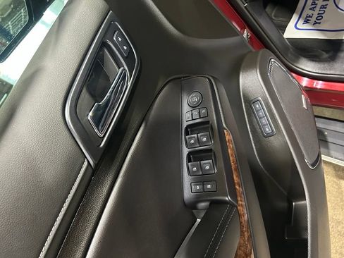 Used 2019 Chevrolet Tahoe Premier AWD/4WD image 23