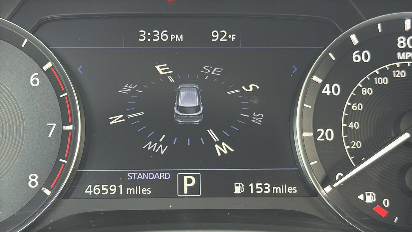 Used 2019 INFINITI QX50 Luxe w/ Navigation Package AWD/4WD image 21