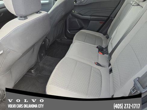 Used 2022 Ford Escape SE w/ SE Sport Appearance Package image 28