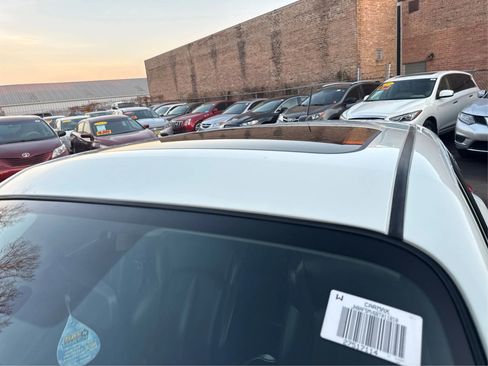 Used 2011 Nissan Juke SL image 14