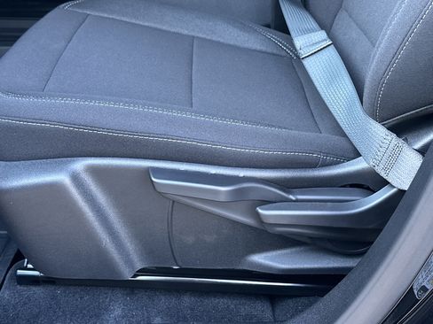 New 2026 Chevrolet Equinox EV LT image 10