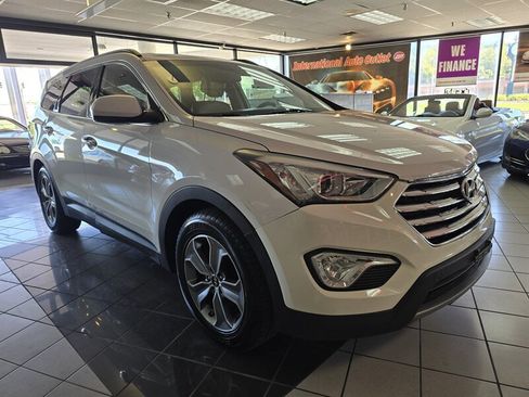 Used 2014 Hyundai Santa Fe GLS image 3