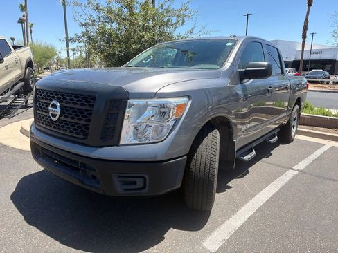 Used 2019 Nissan Titan S RWD image 2