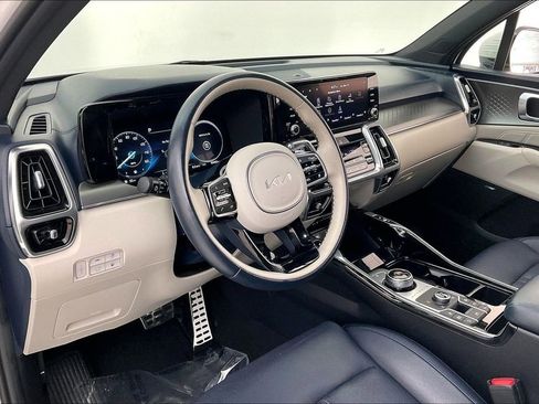 Used 2023 Kia Sorento SX Prestige image 16