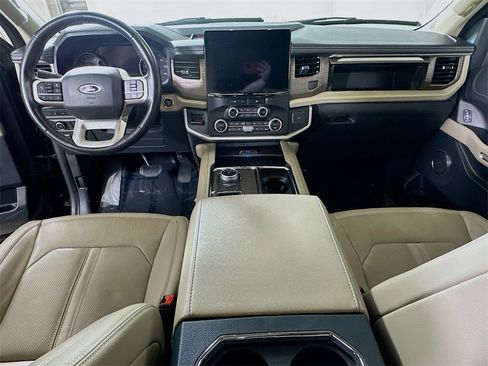 Used 2024 Ford Expedition Limited image 17