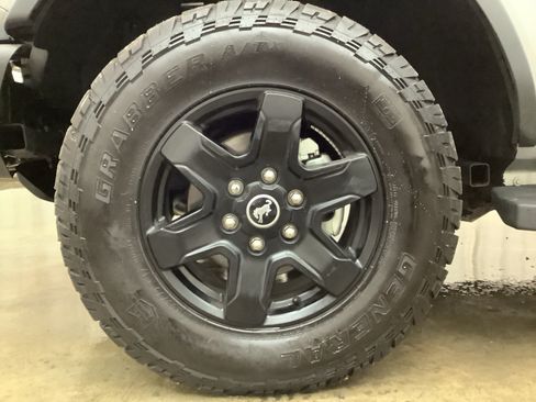 Used 2023 Ford Bronco Black Diamond AWD/4WD image 23