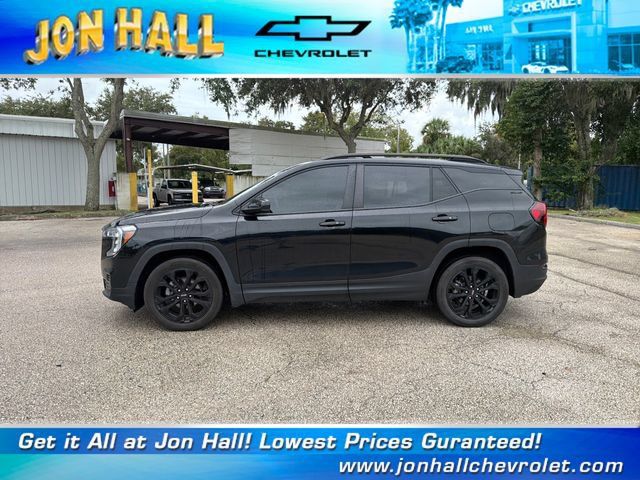 Used 2022 GMC Terrain SLE w/ Driver Convenience Package FWD image 3