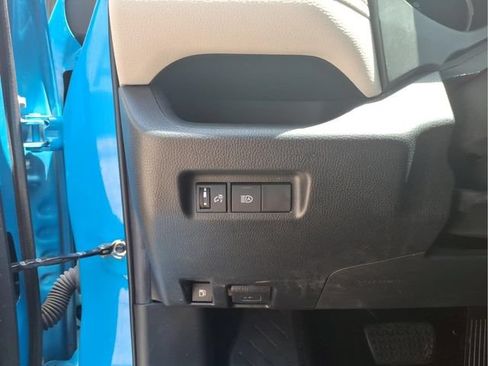 Used 2021 Toyota RAV4 XLE AWD/4WD image 14