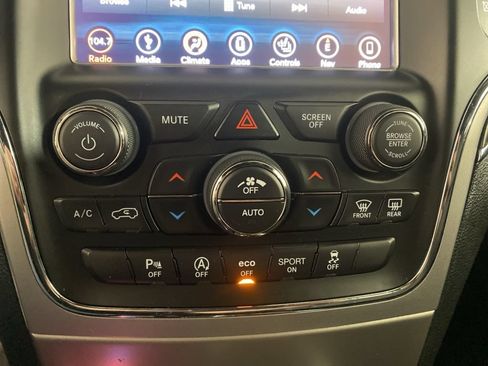 Used 2018 Jeep Grand Cherokee Limited AWD/4WD image 10