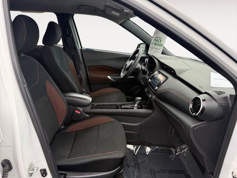 Used 2024 Nissan Kicks SR image 19