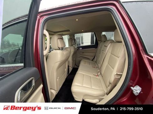 Used 2017 Jeep Grand Cherokee Limited w/ Trailer Tow Group IV image 28