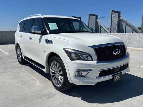 Used 2016 INFINITI QX80 4WD w/ Deluxe Technology Package image 4