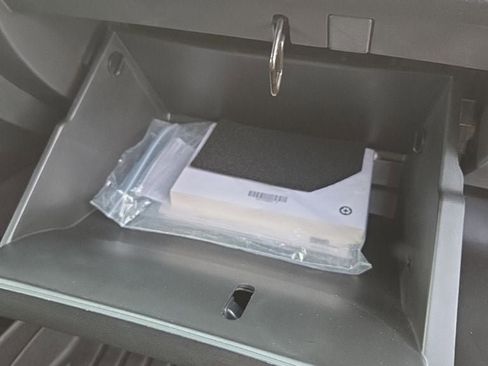 Used 2011 GMC Acadia SLE image 31