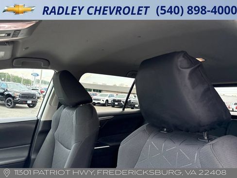 Used 2023 Toyota RAV4 XLE AWD/4WD image 2