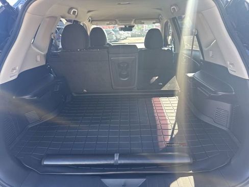 Used 2020 Nissan Rogue SV AWD/4WD image 12