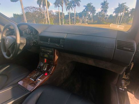 Used 2002 Mercedes-Benz SL 500 image 8