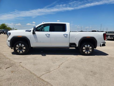 Used 2026 GMC Sierra 2500 Denali w/ Denali Reserve Package AWD/4WD image 4