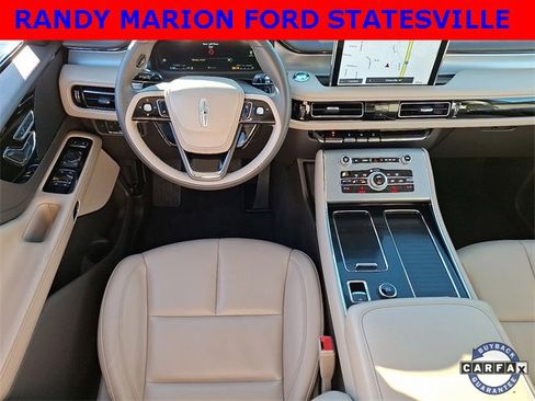 Used 2023 Lincoln Aviator AWD w/ Premium Package image 11