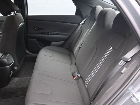 Certified 2025 Hyundai Elantra Sport image 21