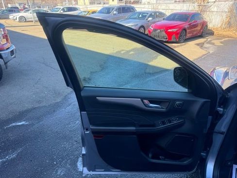 Used 2022 Ford Escape SEL w/ Technology Package image 11