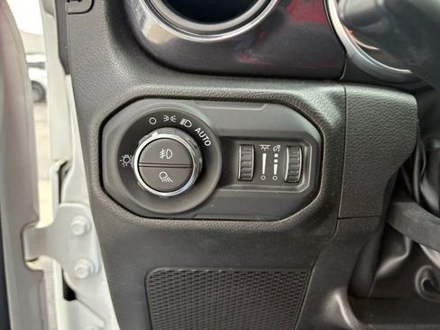 Used 2022 Jeep Gladiator Sport image 24