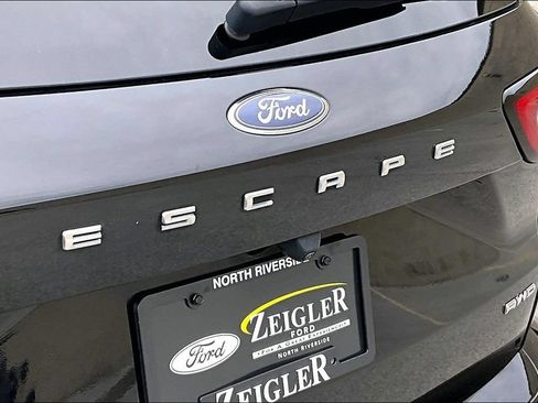 Used 2023 Ford Escape ST-Line w/ Tech Pack #1 AWD/4WD image 8