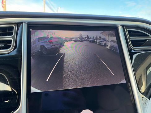 Used 2016 Tesla Model X 75D image 34