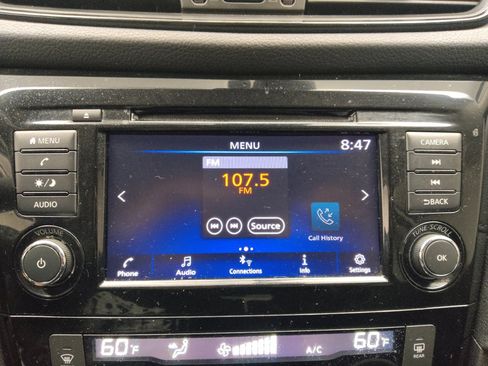 Used 2020 Nissan Rogue SV AWD/4WD image 25