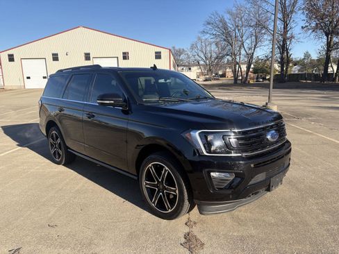 Used 2021 Ford Expedition Limited w/ Equipment Group 303A image 2