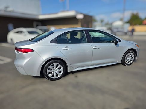 Used 2021 Toyota Corolla LE image 6