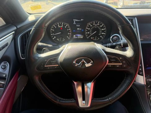 Used 2017 INFINITI Q60 Red Sport 400 AWD/4WD image 12