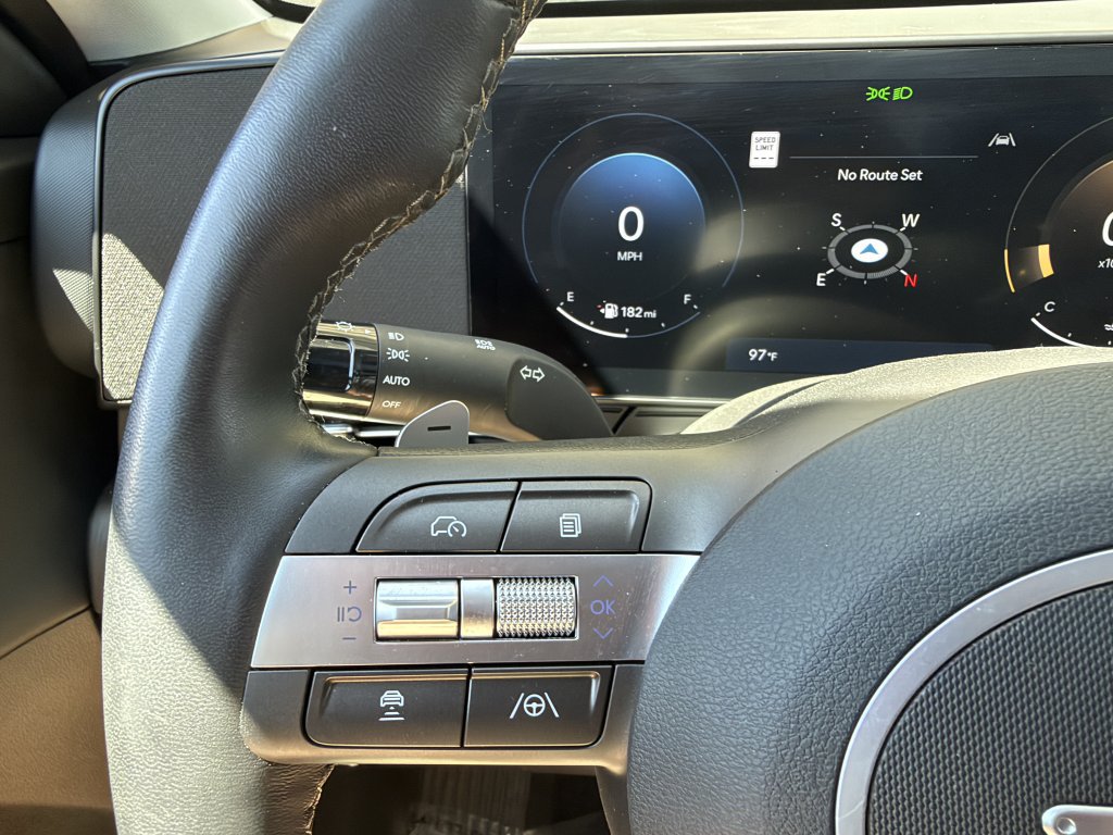 Used 2025 Hyundai Kona Limited FWD image 29