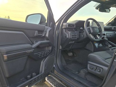 Certified 2025 Toyota 4Runner TRD Off-Road Premium image 22