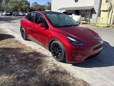 Used 2024 Tesla Model Y Long Range image 2